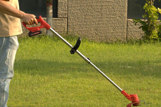 The Easy Way to Maintain Your Yard——Weed Wacker Reindeer RGL100